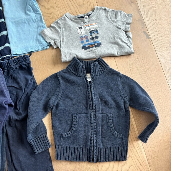 3T BOYS LOT PANTS, TEES AND SWEATER.  GAP. OLD NAVY. POLO.  LESS THAN $3 EACH - Picture 3 of 3